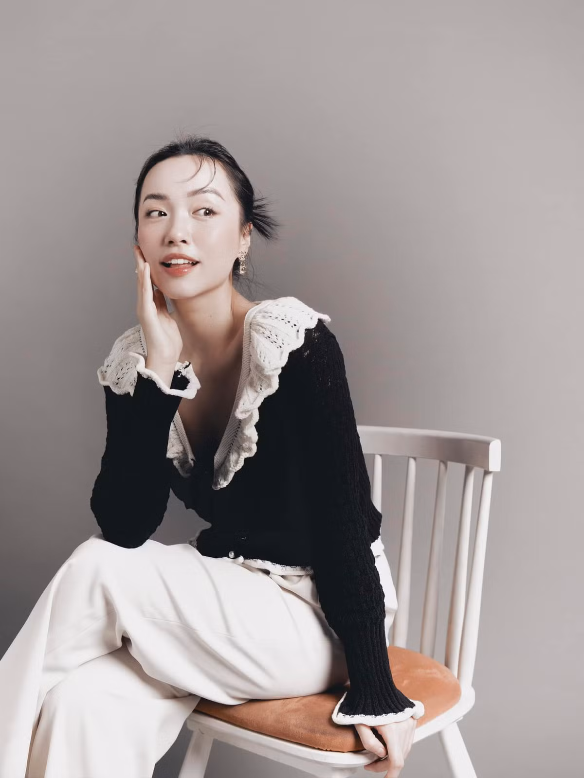 Trước đó, cô còn gây chú ý trên mạng xã hội bởi câu chuyện "lột xác" ngoạn mục, từ một cô nàng ú na ú nần thành hot girl xinh đẹp.