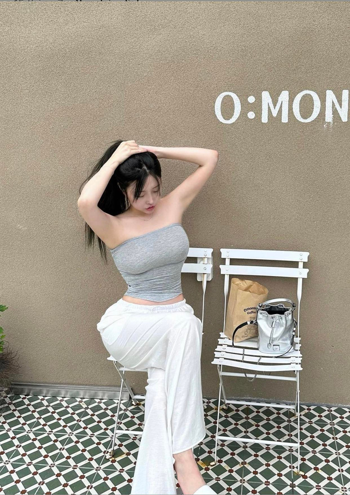 Hiện tại, Choi Somi duy trì cân nặng 57kg, có lúc lên tới 62kg nhưng luôn tự tin về sự đầy đặn, có da thịt của mình.