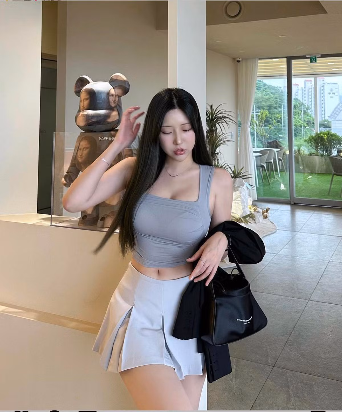 Choi Somi là một trong số những hot girl mạng xã hội nổi tiếng ở Hàn Quốc, cô từng lọt “mắt xanh” của thiếu gia Vương Tư Thông và từ chối 700 tỷ đồng.