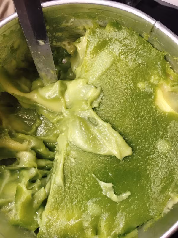 Dù cùng chung mục đích là tạo ra thành phẩm bánh da lợn thế nhưng nhiều người lại cho ra hình hài khác nhau cực hài hước. Ảnh: Tổng hợp