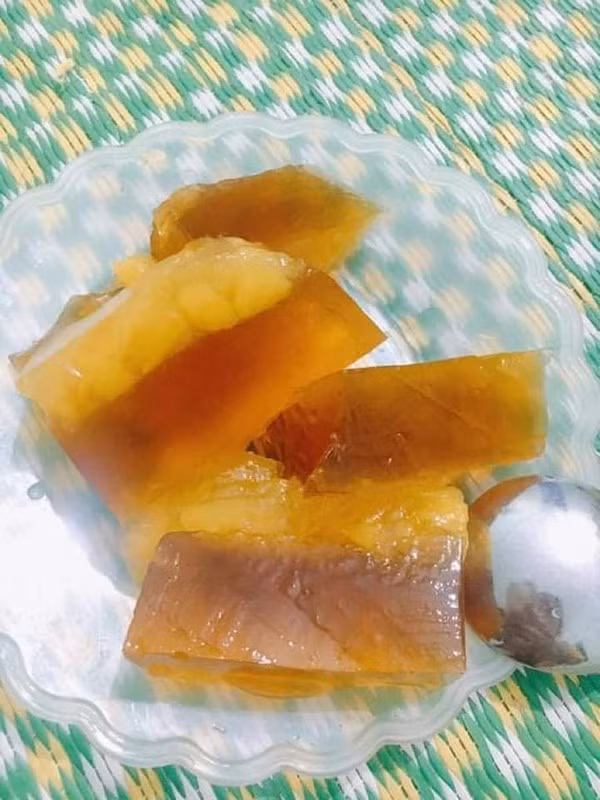 Thảm họa bánh da lợn này đã khiến cư dân mạng một phen dở khóc dở cười, cô gái cũng được phong cho cái tên "thánh tạo hình".