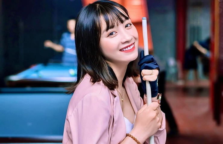 Hoàng Thị Loan vốn được mệnh danh là hot girl tuyển bóng đá nữ Việt Nam, hoa khôi sân cỏ.