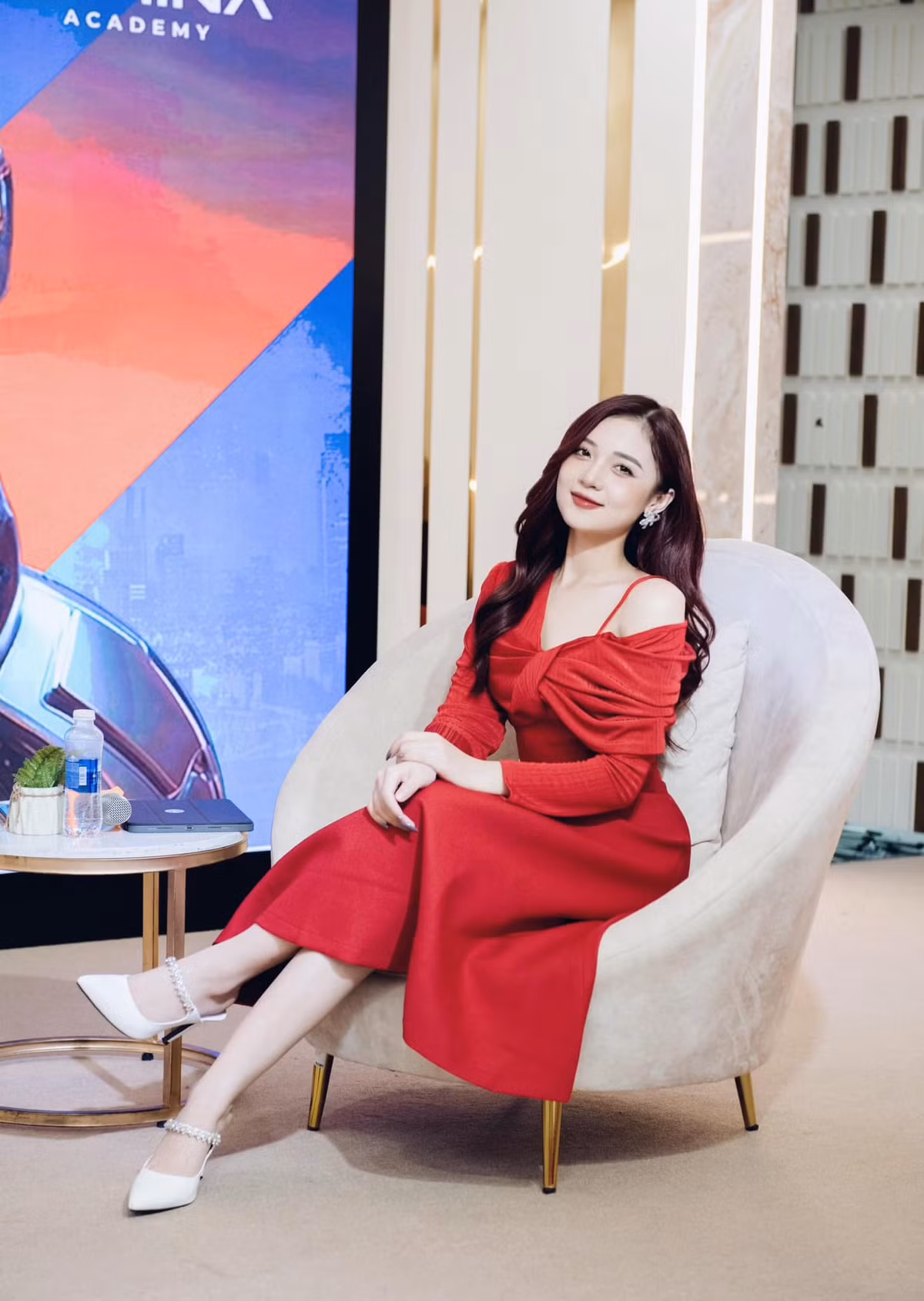 MC Phương Thảo dẫn nhiều chương trình quen thuộc trên sóng VTV như: VTV Kết Nối, Khoảnh Khắc Yêu Thương, Chuyện Đêm Muộn, Mỗi Ngày Một Niềm Vui, Sinh Ra Từ Làng,...