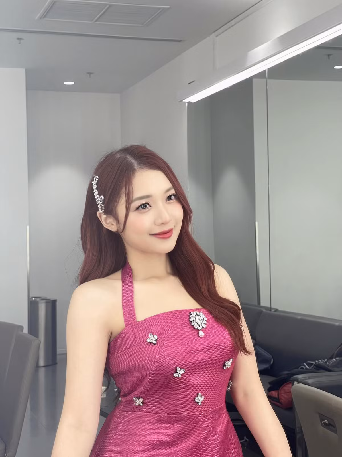 Nhờ xinh đẹp, tài năng và hoạt bát trong ăn nói mà MC Phương Thảo nhận được nhiều sự ưu ái dù bên cạnh nhiều bóng hồng nổi bật khác.