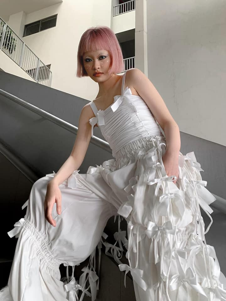 Trang phục này hoàn toàn được các bạn sinh viên tự thiết kế.