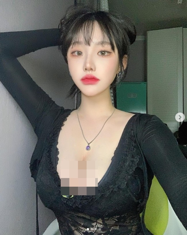 Cô không theo hình tượng “mình dây” như nhiều hot girl khác.