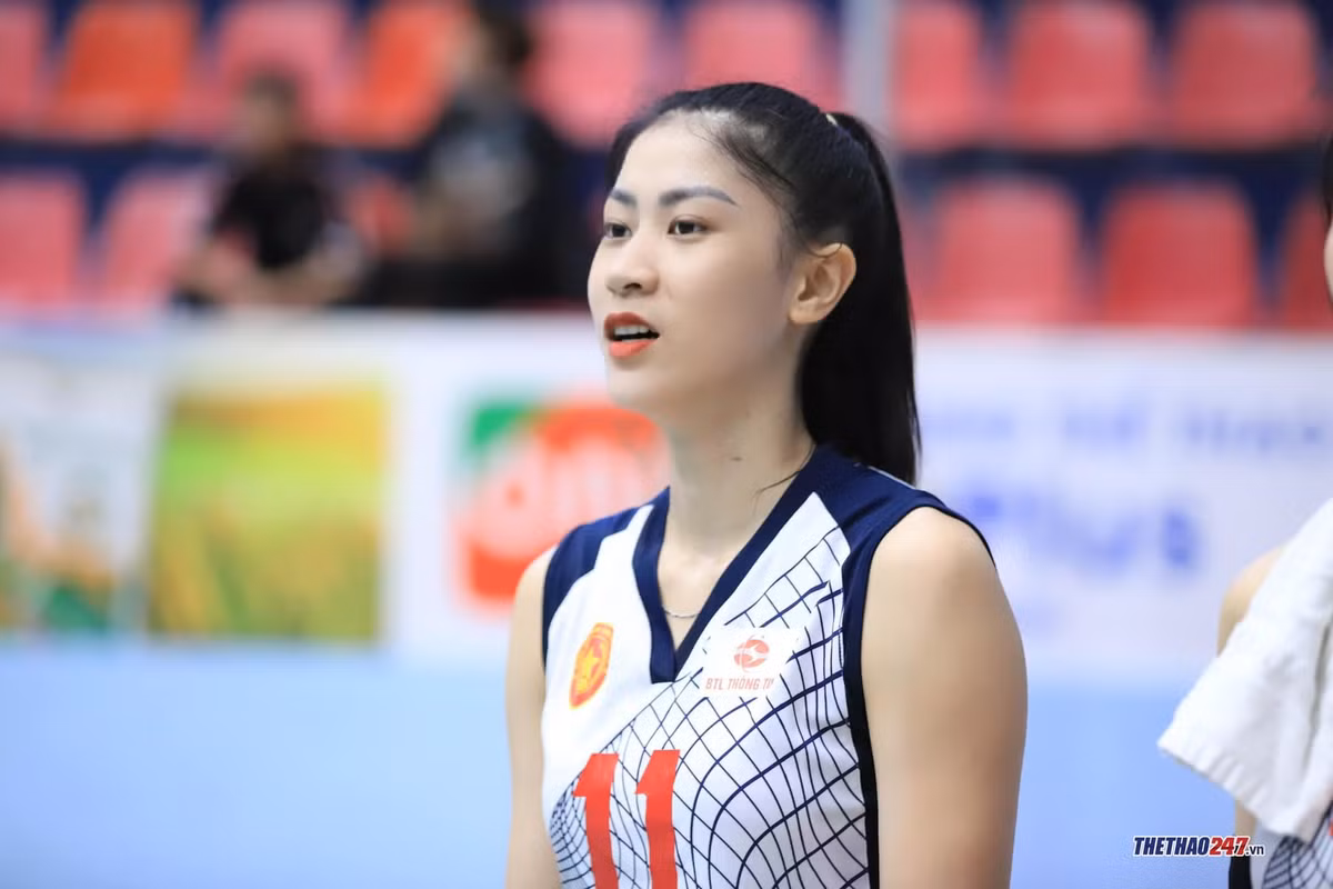 Kiều Trinh gia nhập CLB Bộ Tư Lệnh Thông Tin từ năm 15 tuổi. Năm 2018, Kiều Trinh được đôn lên đội hai, tham dự các giải đấu ở cấp độ trẻ của Bộ tư lệnh Thông tin.