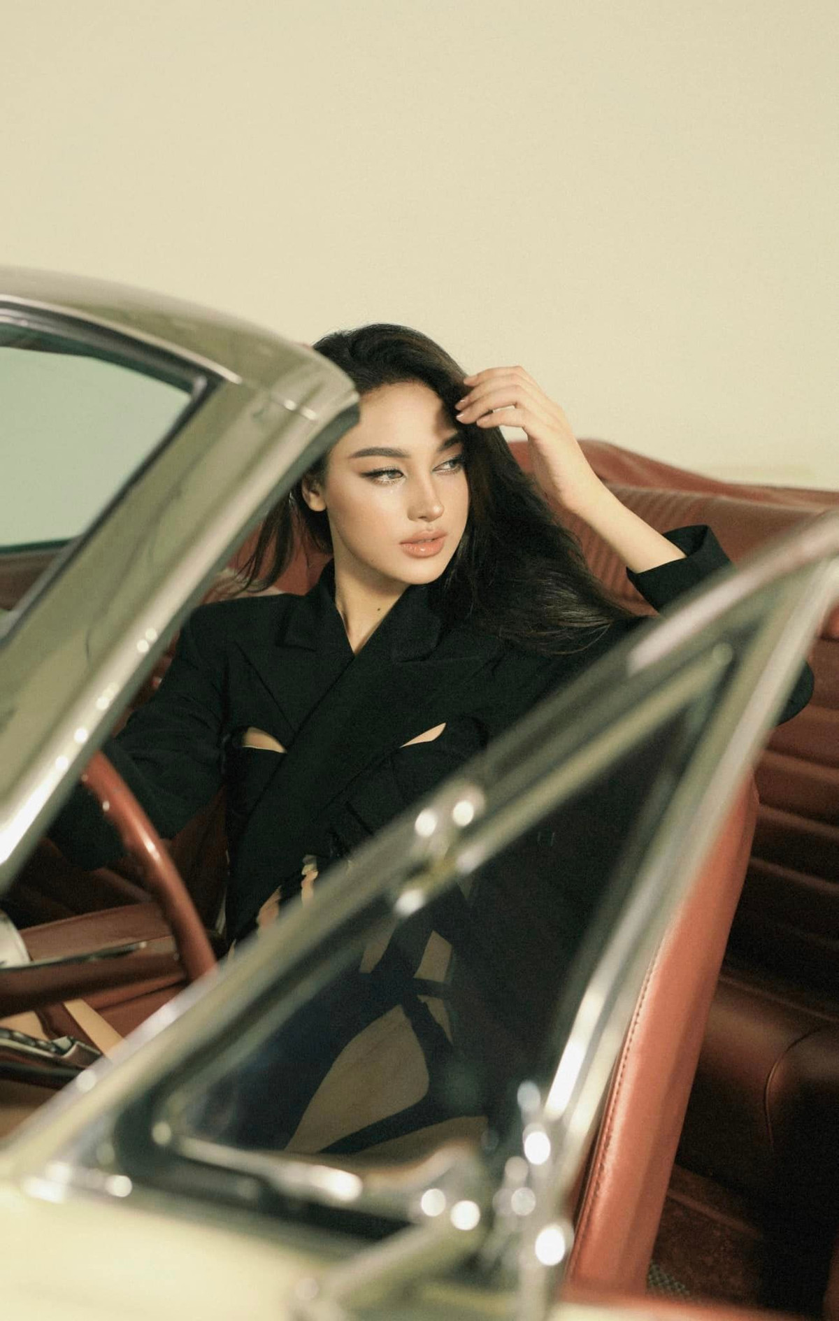 Gương mặt xinh đẹp, thần thái sang chảnh và làn da trắng mịn màng giúp gái xinh gen Z toả sáng.