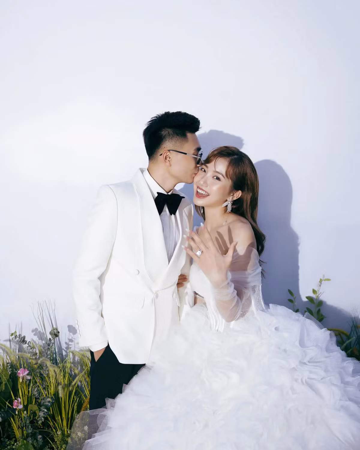 Còn Linh Ngọc Đàm cũng trải qua những mối tình mới và hiện tại đang hạnh phúc bên bạn trai người Đài. Bản thân cô cũng không ngần ngại chia sẻ về mối quan hệ của mình với người yêu cũ.