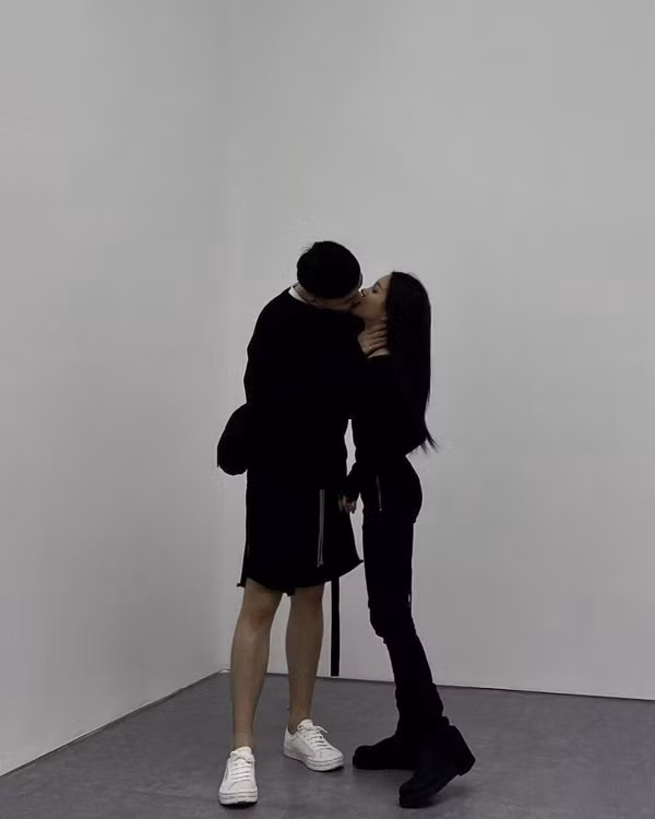 Cô nàng cho biết thêm mình còn hay nói chuyện với Huyền 2K4 vì con gái dễ tâm sự.