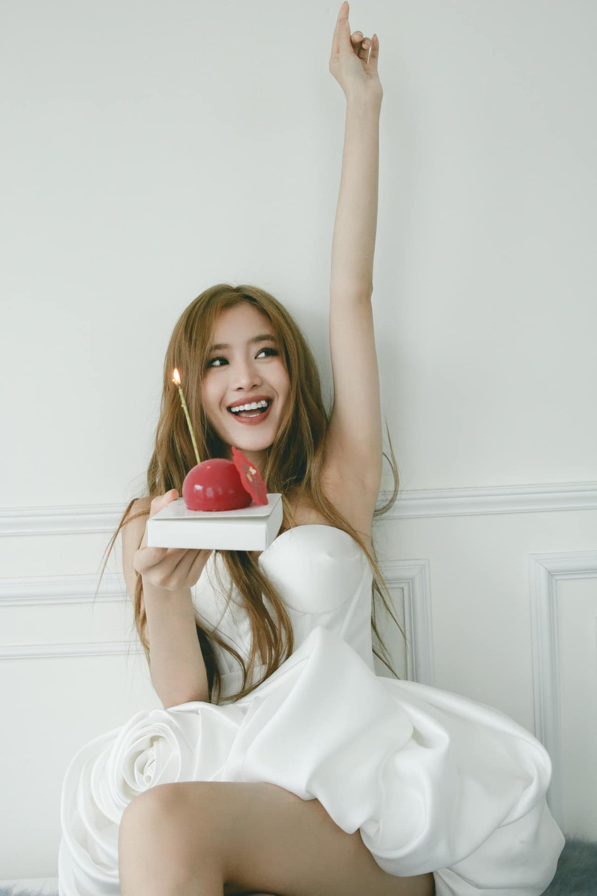 Sở hữu body thanh mảnh, Thùy Trâm dễ dàng "cân đẹp" mọi phong cách.