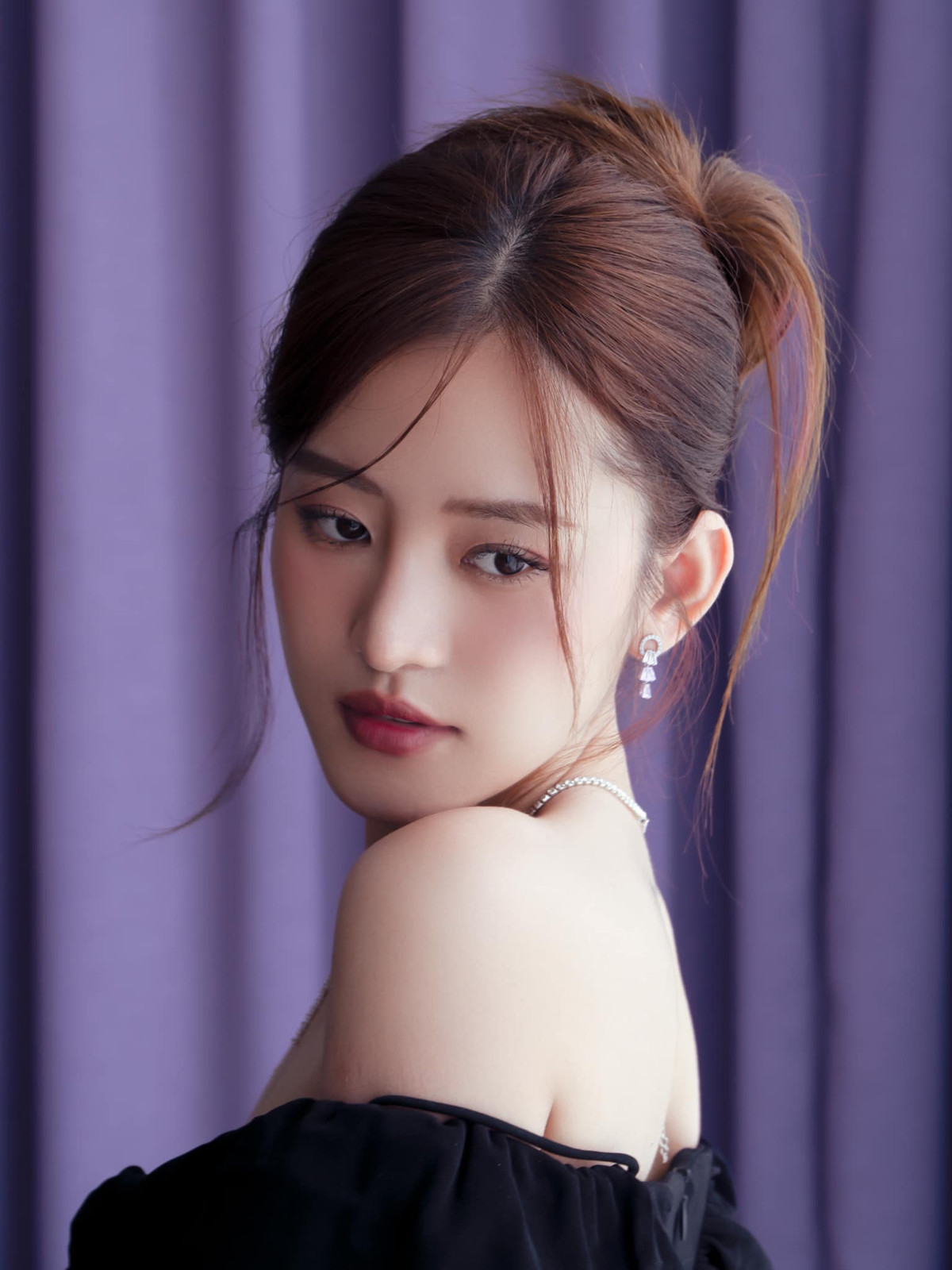 Người đẹp nhanh chóng trở thành gương mặt đại diện của nhiều nhãn hàng thời trang.