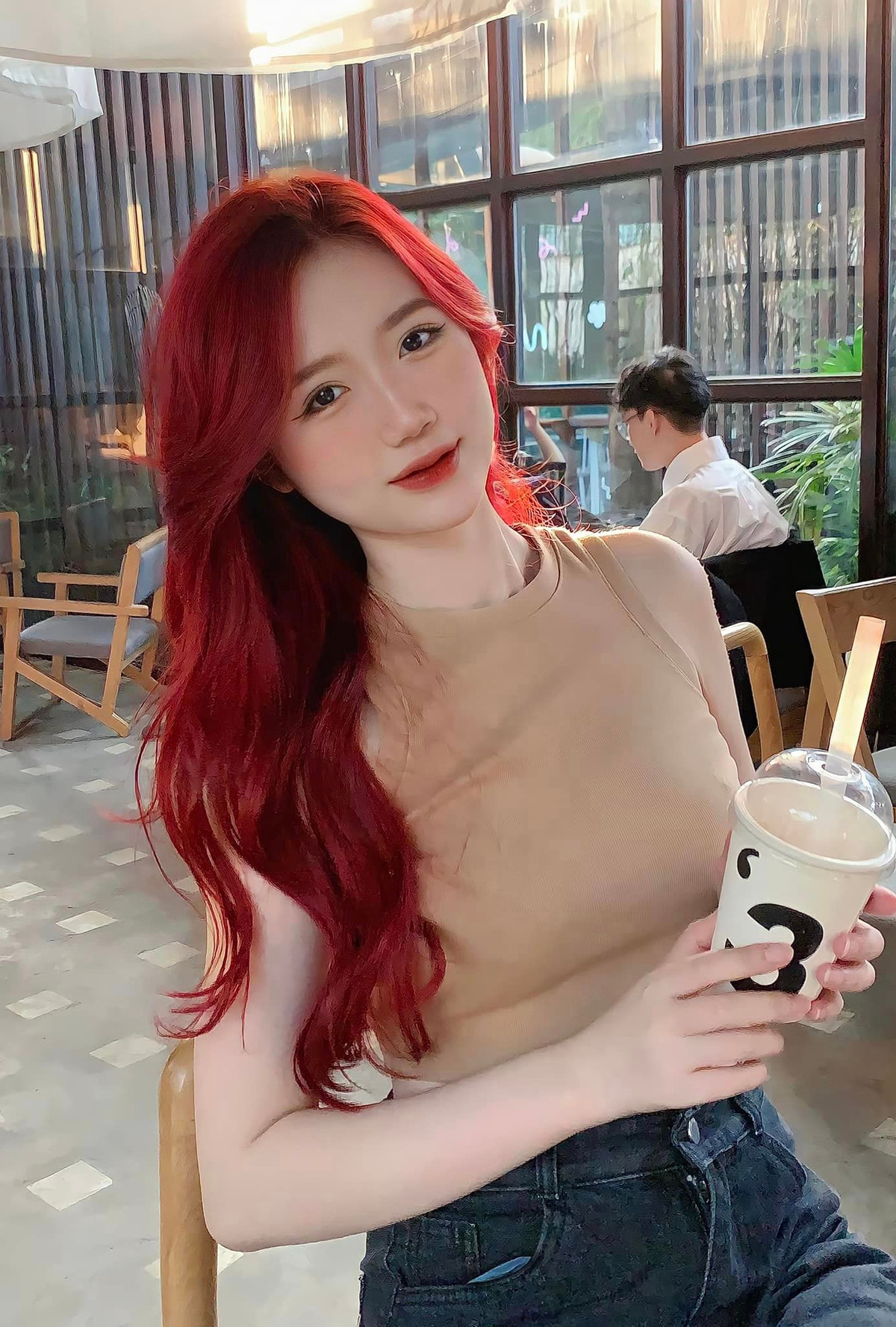 Lan Nhi bén duyên với công việc người mẫu từ khi còn là học sinh.