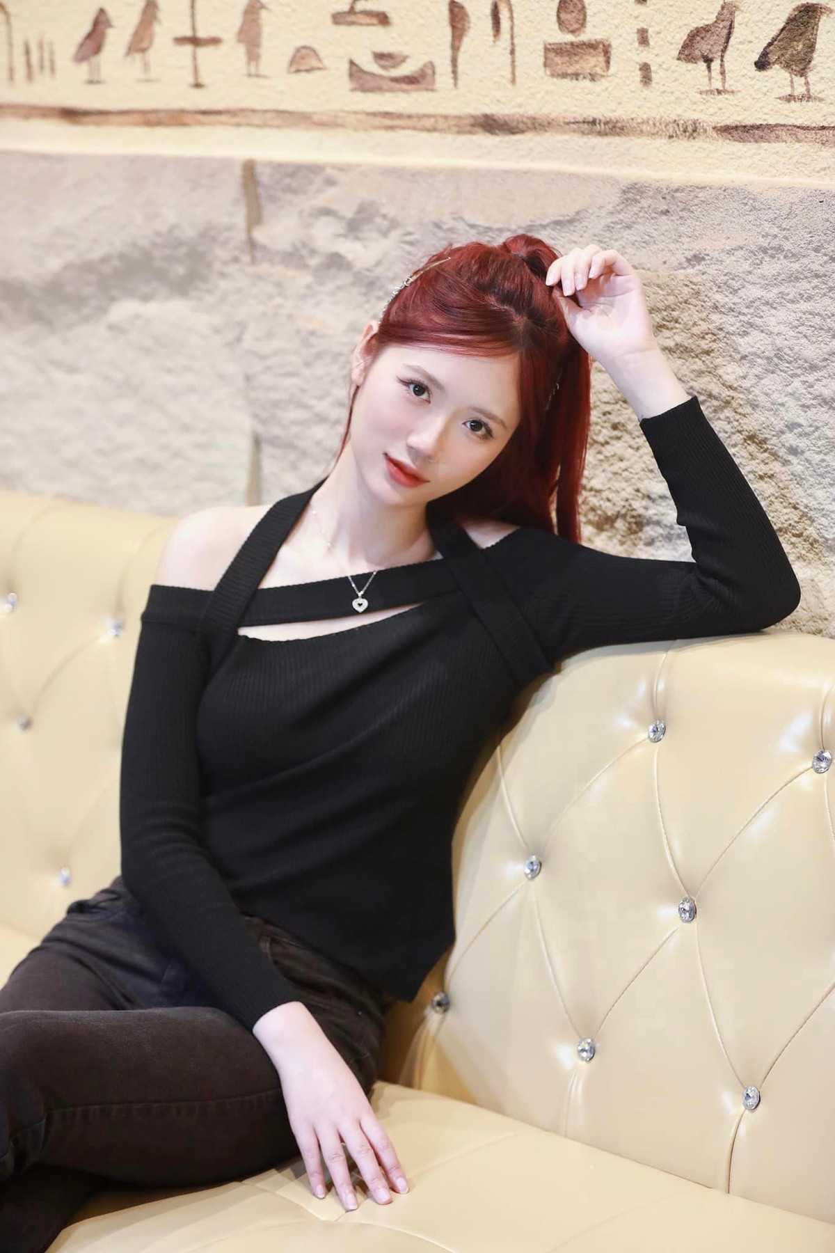 Lan Nhi hiện là sinh viên năm cuối chuyên ngành Quản trị Khách sạn, Du lịch và Thể thao của trường Đại học Quốc tế - Đại học Quốc gia Hà Nội. Ảnh: FBNV