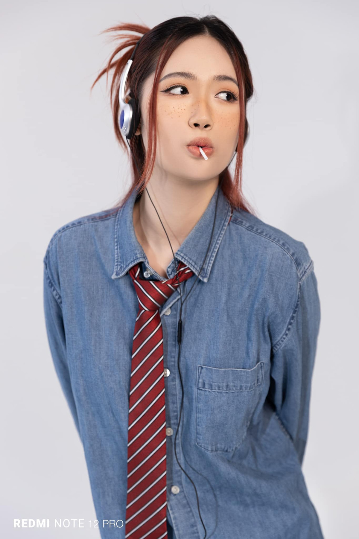 Một trong những nét ấn tượng ở cô gái này là chiều cao lên tới 1m74 và các số đo chuẩn người mẫu.