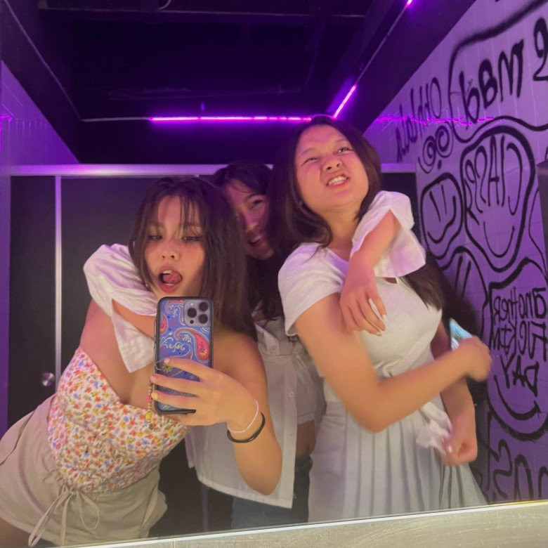 Con gái Phượng Chanel càng lớn càng nhận được những lời khen từ mạng xã hội bởi nhan sắc gợi cảm.