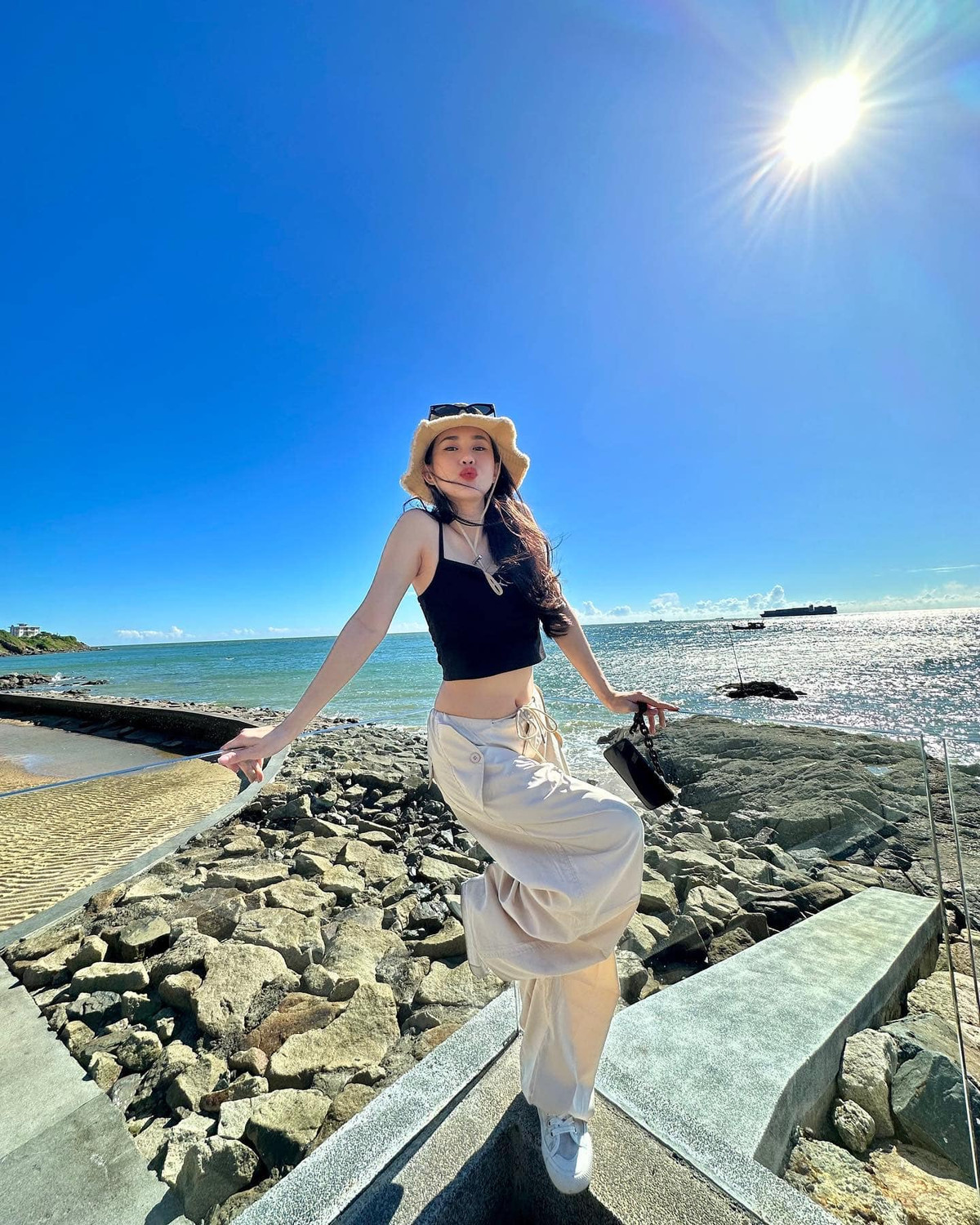 Ngọc Thảo được biết đến là một trong những hot girl đình đám đời đầu và giữ được hào quang cho đến tận ngày hôm nay.