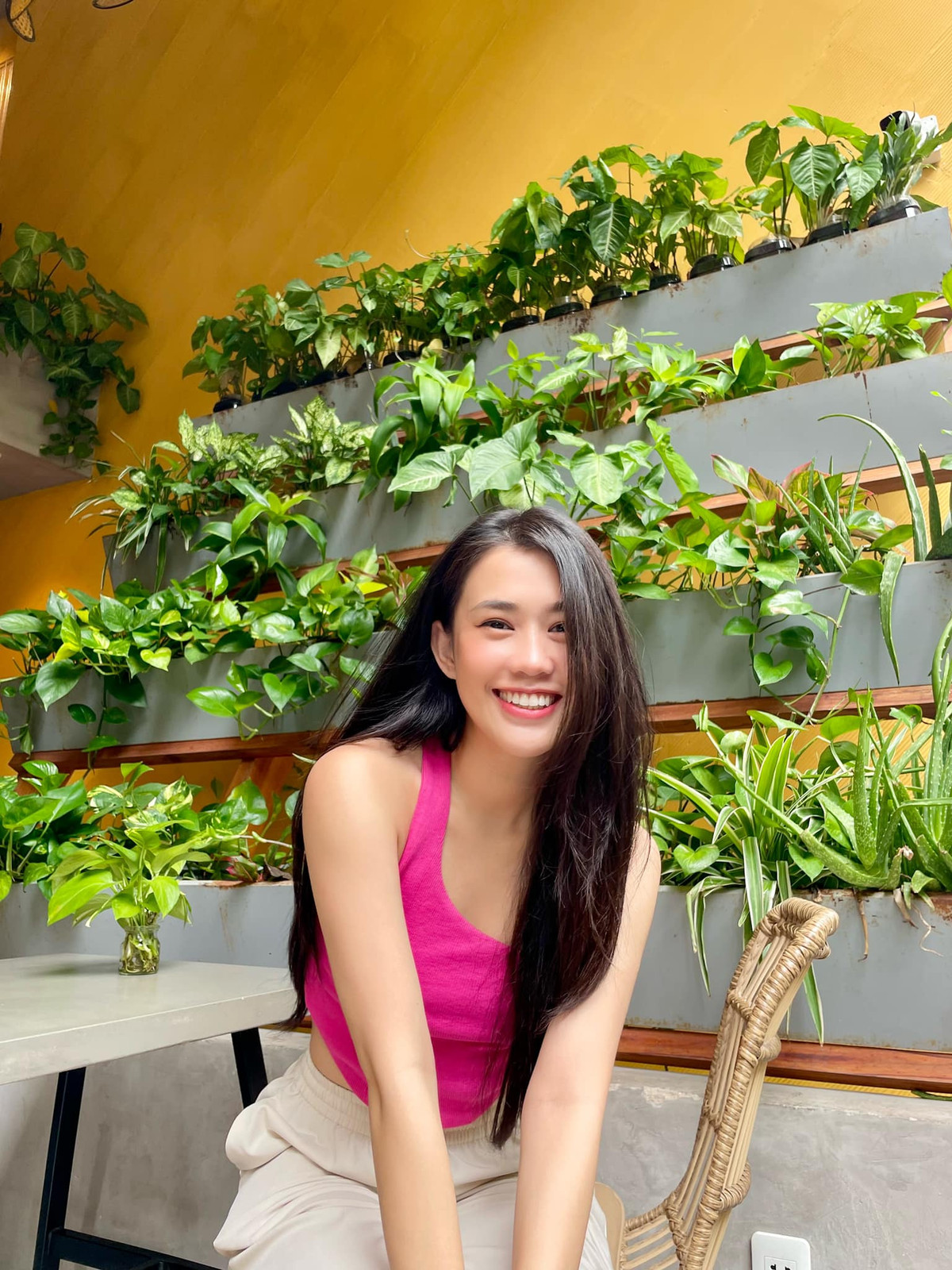 Hiện tại cô vẫn đang là một trong những gương mặt người mẫu, diễn viên "ăn khách" và được nhiều khán giả trẻ yêu mến, thậm chí đươc nhiều người gọi với biệt danh "hot girl số 1 Sài Thành".