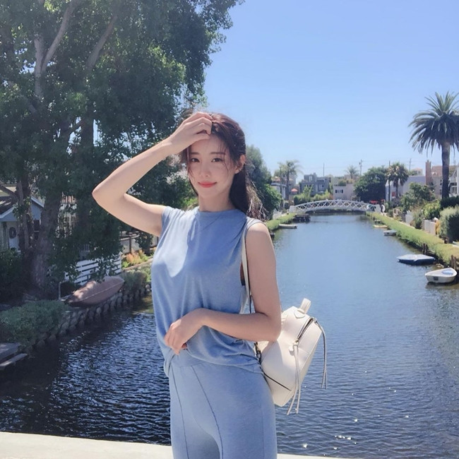 Đặc biệt, Jung So Ra sở hữu nước da trắng hồng theo đúng chuẩn đẹp ở Hàn Quốc.