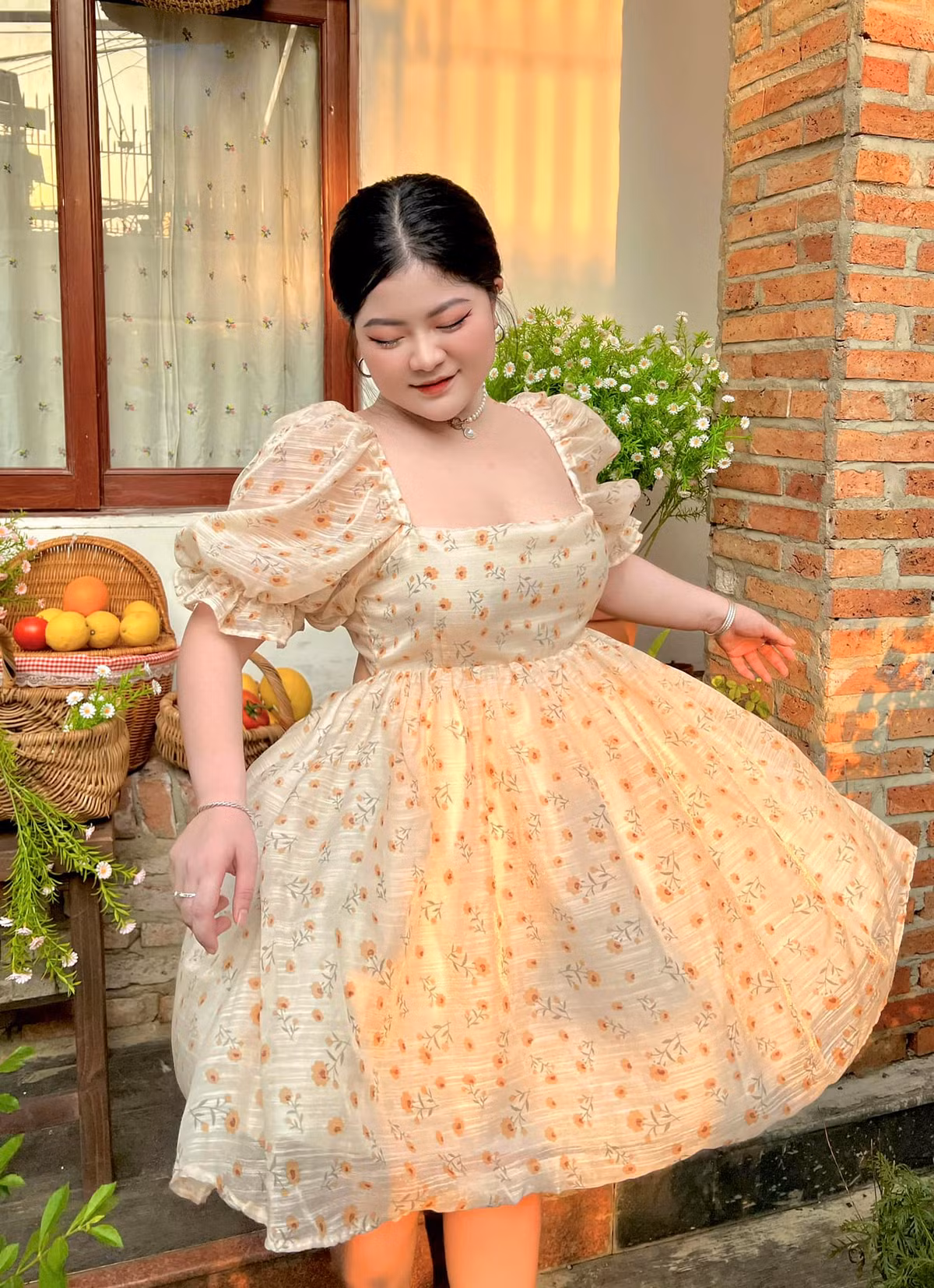 Thậm chí có người khẳng định gầy chưa chắc đã đẹp, cứ chân ngắn như hot girl béo quê Kiên Giang này mà đằm thắm thì say đắm cả đời.