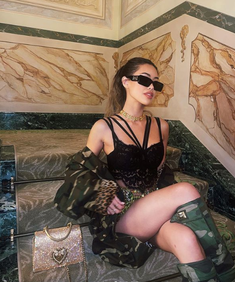 Mỗi lần xuất hiện trước công chúng hay chia sẻ ảnh trên trang cá nhân, Tiên Nguyễn đều rực rỡ và chiếm được yêu mến từ khán giả. Ảnh: IGNV