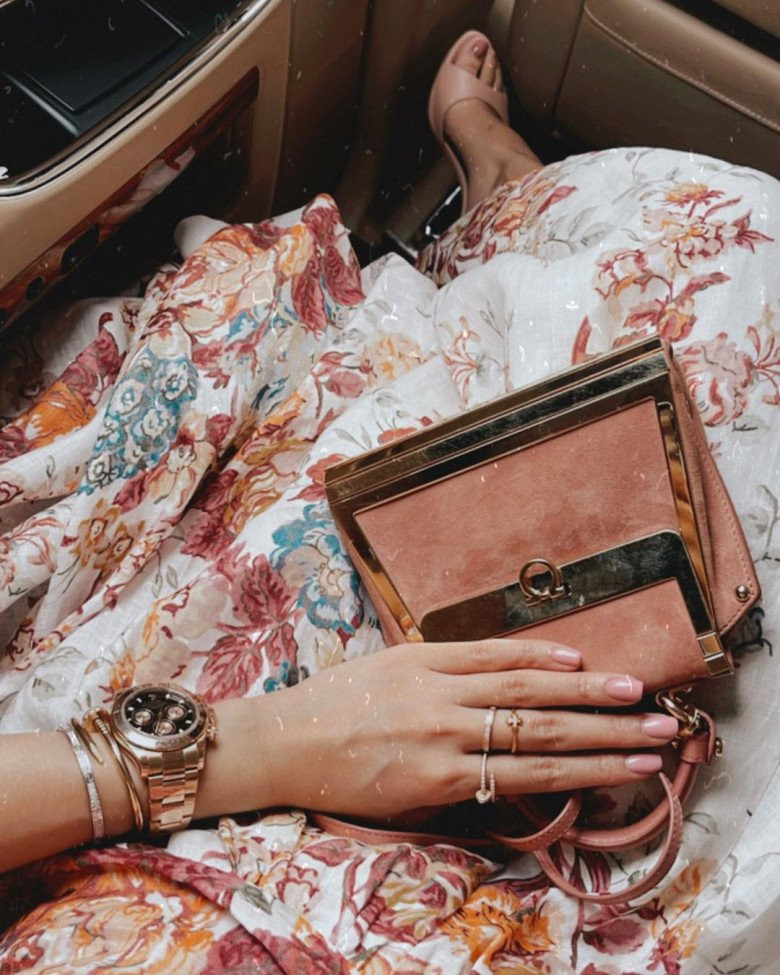 Thời trang của Tiên Nguyễn làm nhiều người trầm trồ, phù hợp với giới siêu giàu.