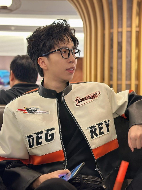 ViruSs là người duy nhất trong hội “tứ hoàng streamer” còn độc thân khiến người hâm mộ cũng trông ngóng.