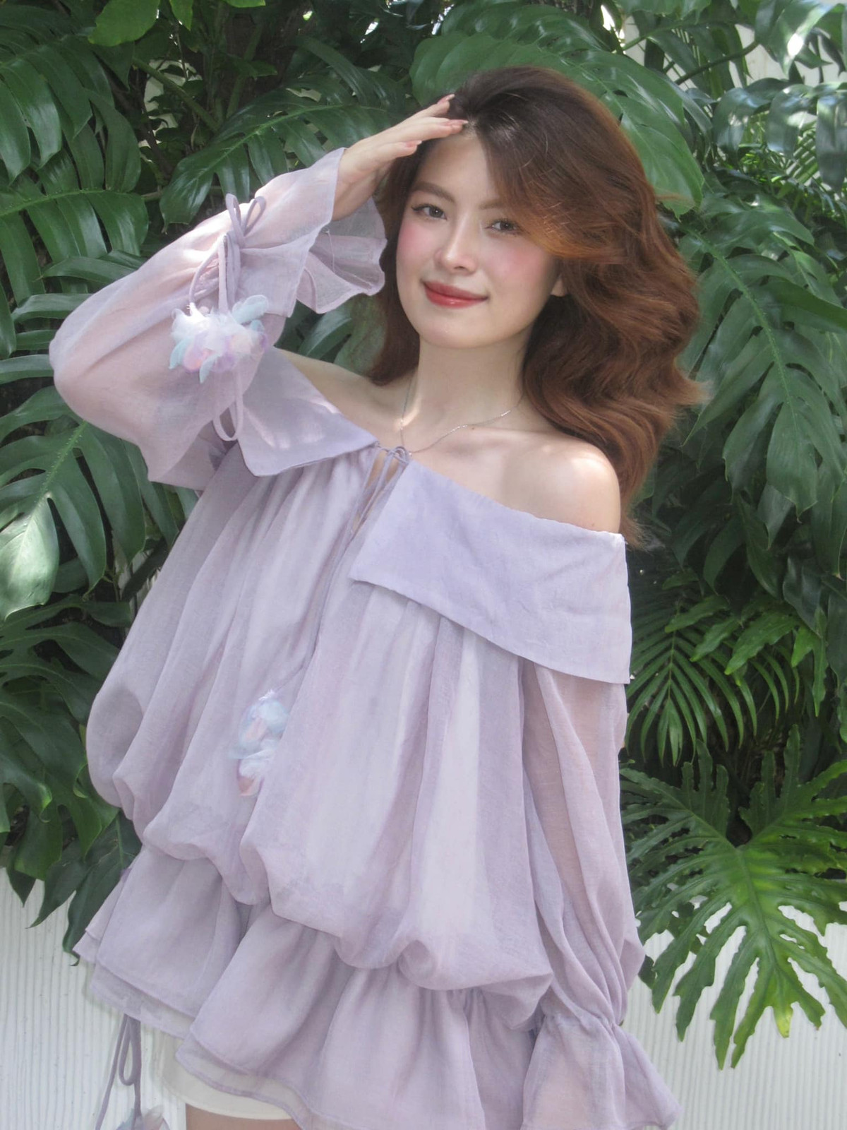 Báo Trung Quốc từng dành nhiều mỹ từ khi nhắc đến Thuỵ Hân. Cô nàng được khen là sở hữu làn da trắng nõn, đôi chân dài miên man.