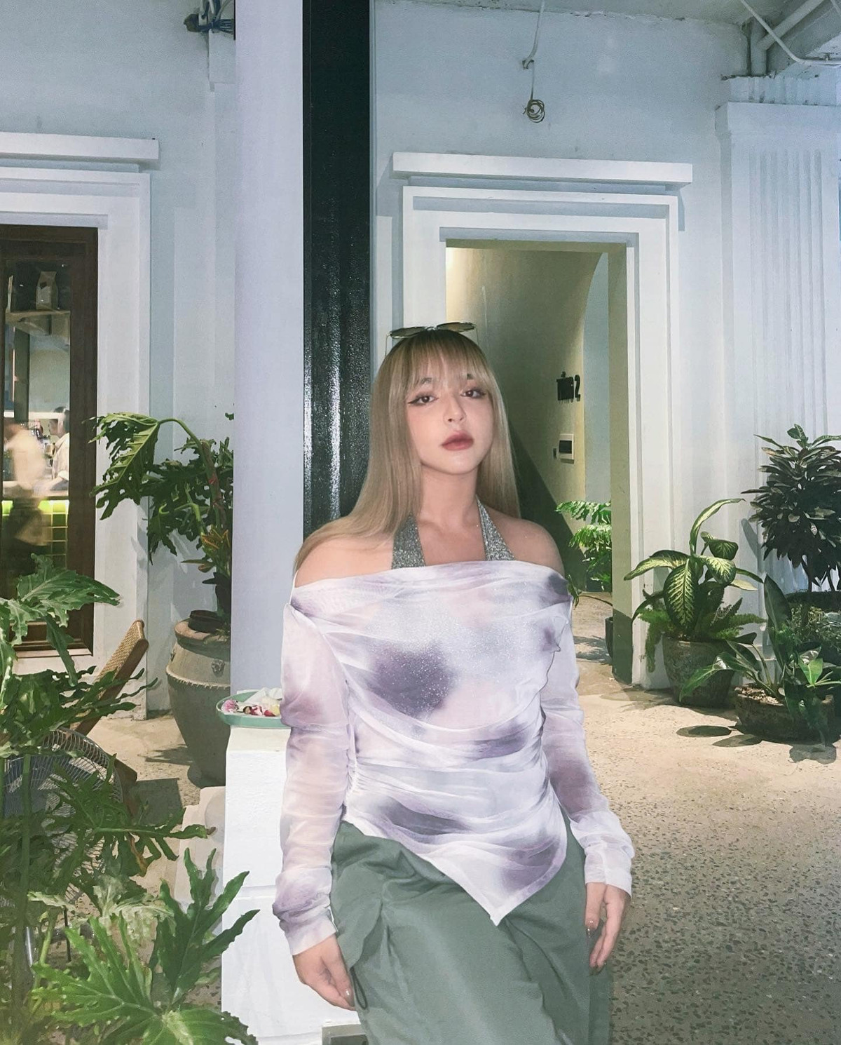 Ở tuổi 25, Trinh Tây ngày càng trở nên gợi cảm, quyến rũ.