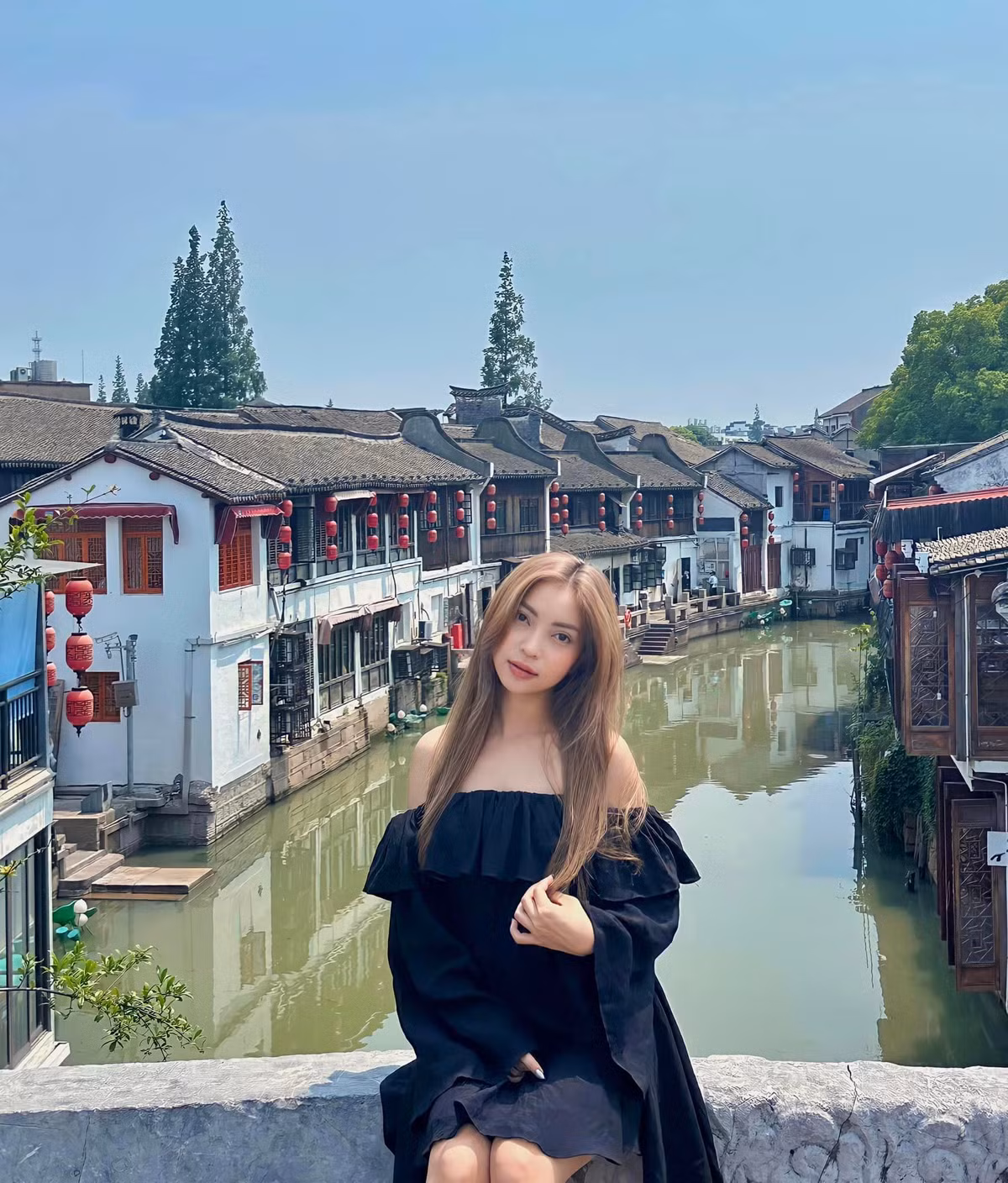 Kín tiếng về đời sống cá nhân nhưng Nhật Lê lại rất chăm chỉ chia sẻ cuộc sống mới trên mạng xã hội.