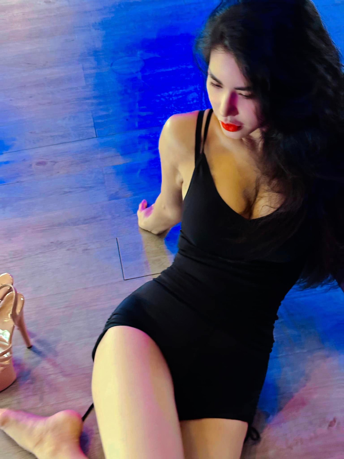 Sở hữu gương mặt ấn tượng cùng chiều cao lý tưởng 1,7m, số đo 88-58-92, Loan Vương luôn cuốn hút đối với người đối diện.