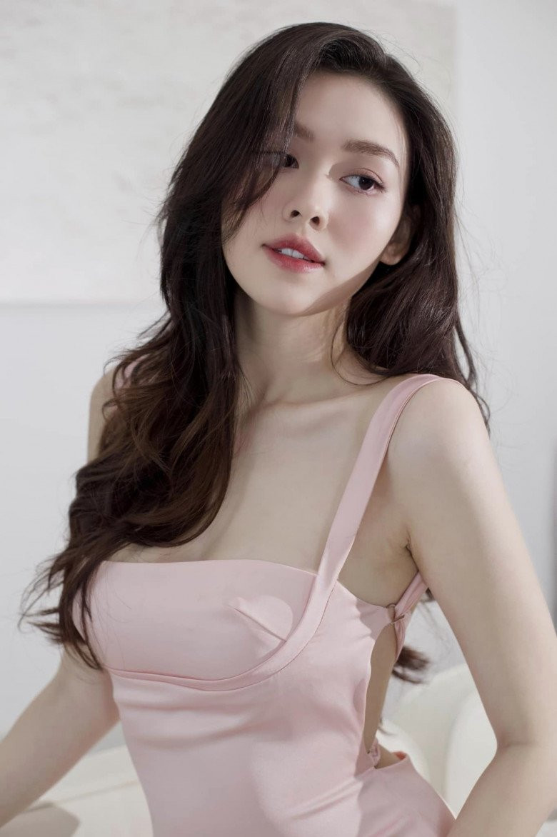 Tường San theo học trường RMIT và gặt hái được những thành tựu nhất định trước khi thi sắc đẹp, từ đó netizen gọi cô là " tiểu thư RMIT".