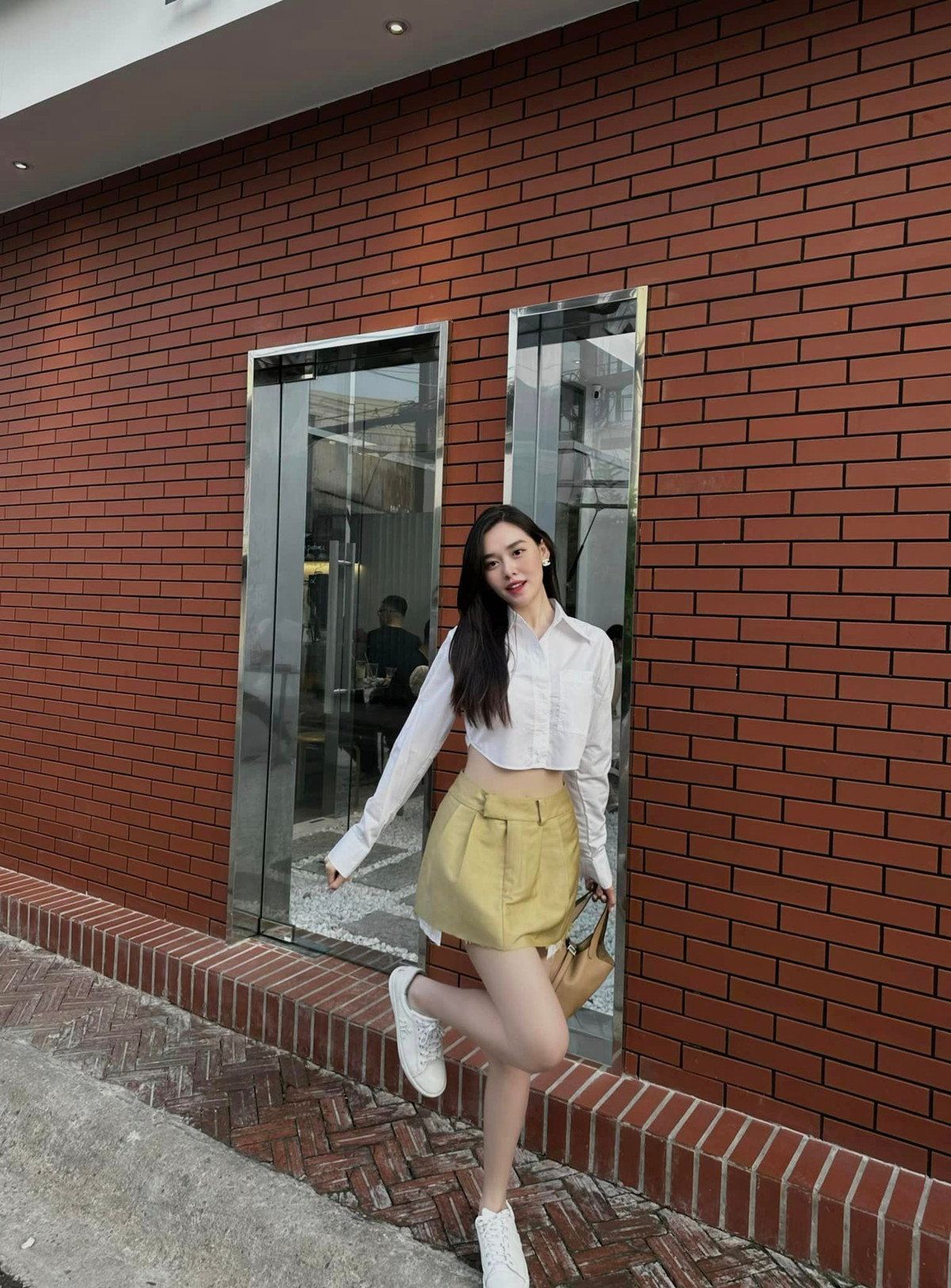 Tường San nhanh chóng lấy lại vóc dáng chuẩn hậu sau sinh và xuất hiện trước công chúng ở những sự kiện về sắc đẹp.