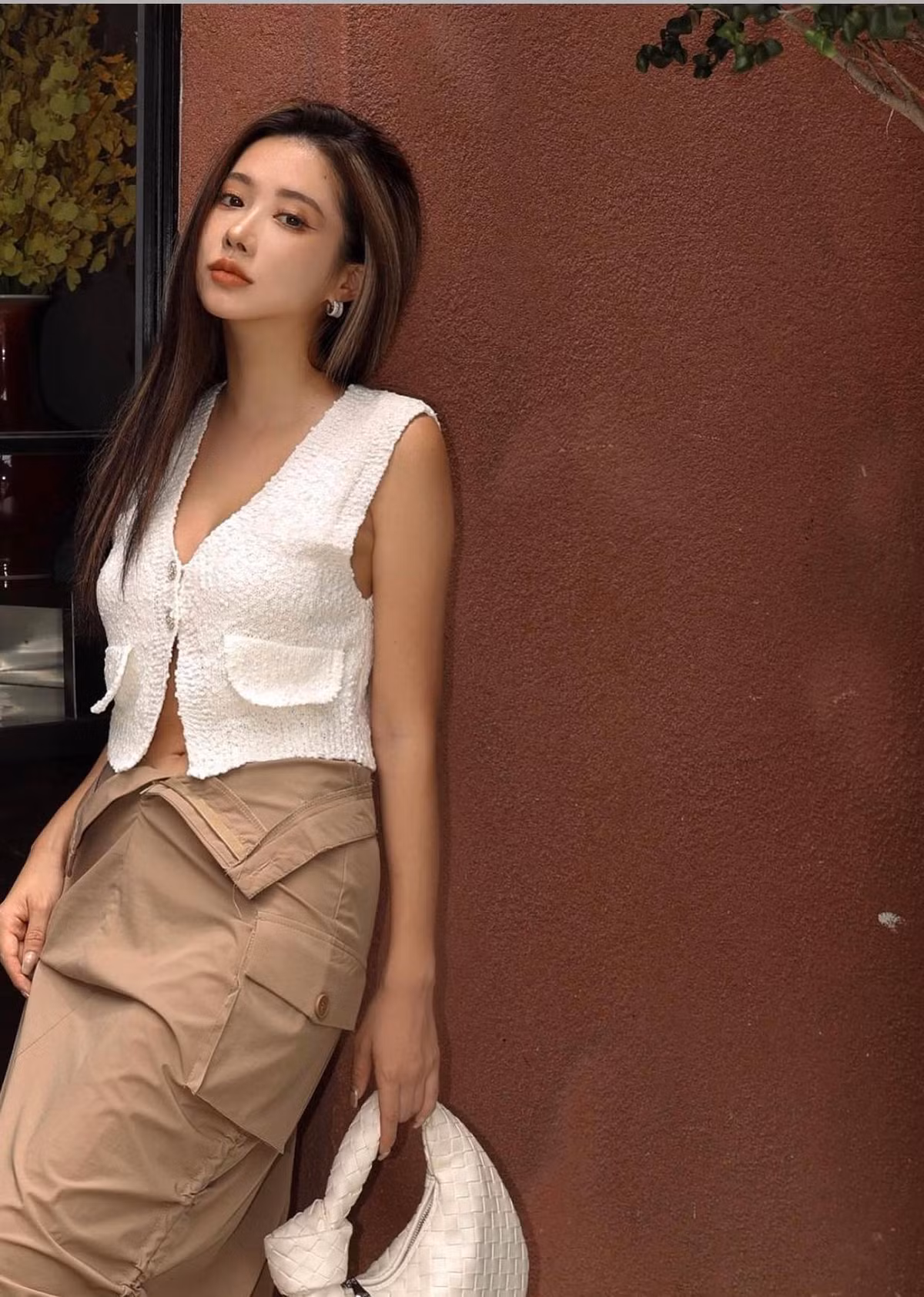 Sở hữu vóc dáng đẹp, cô gái này còn có phong cách thời trang thời thượng.