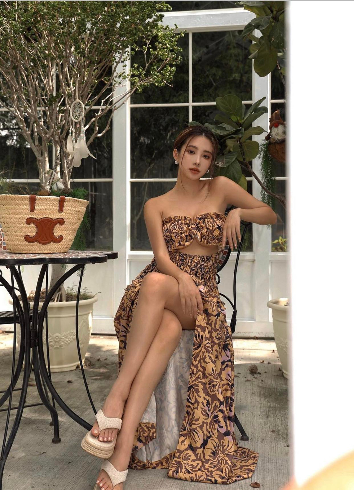 Nhìn vào mỗi khoảnh khắc mà cô nàng đăng tải ai cũng phải ghen tị với vóc dáng của cô.