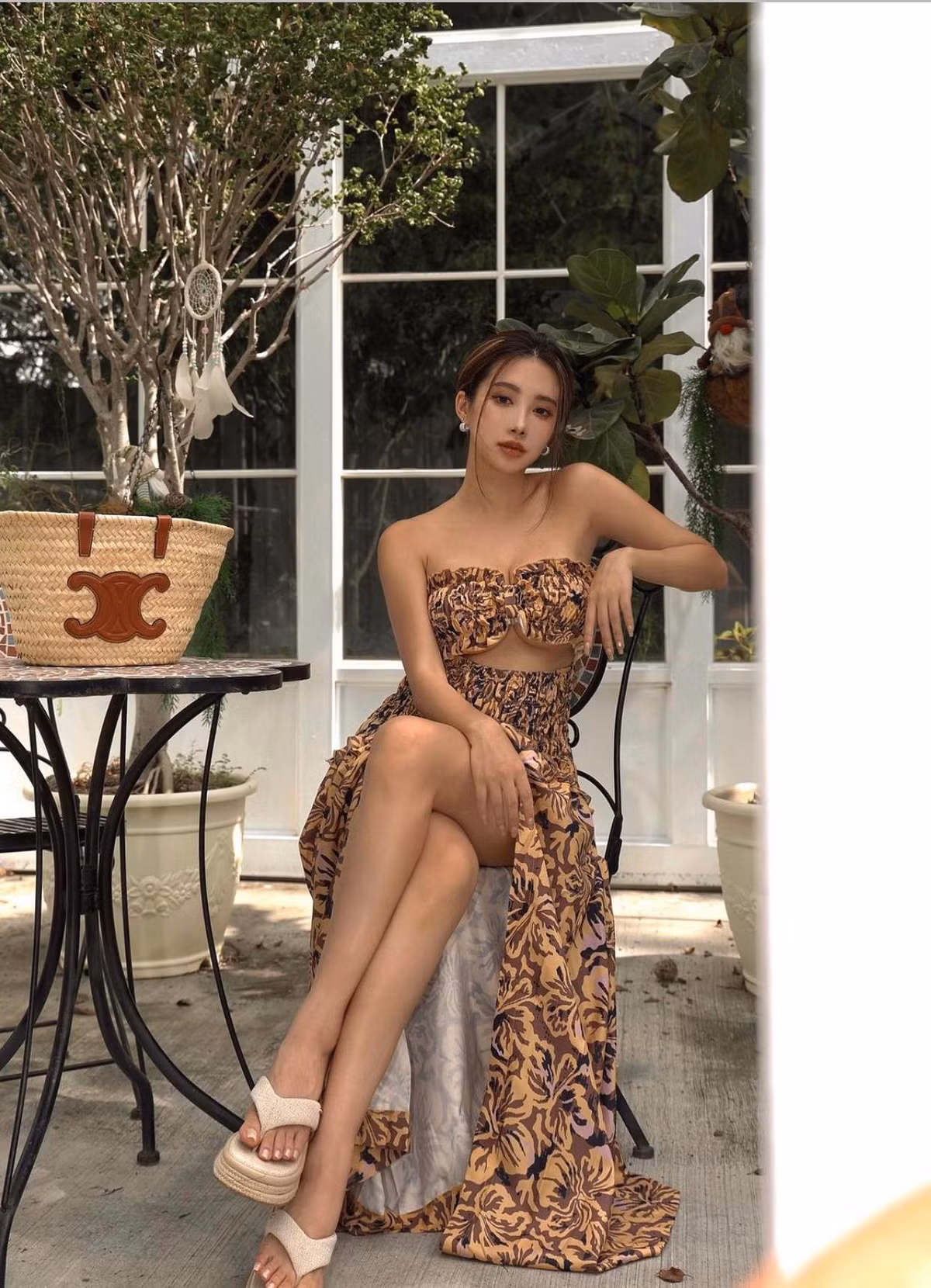 Nhìn vào mỗi khoảnh khắc mà cô nàng đăng tải ai cũng phải ghen tị với vóc dáng của cô.