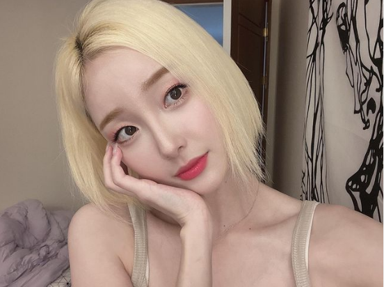 Seo Hyun Sook luôn được đánh giá là nữ hoạt náo viên sở hữu vũ đạo ấn tượng, khỏe khoắn trong từng động tác.