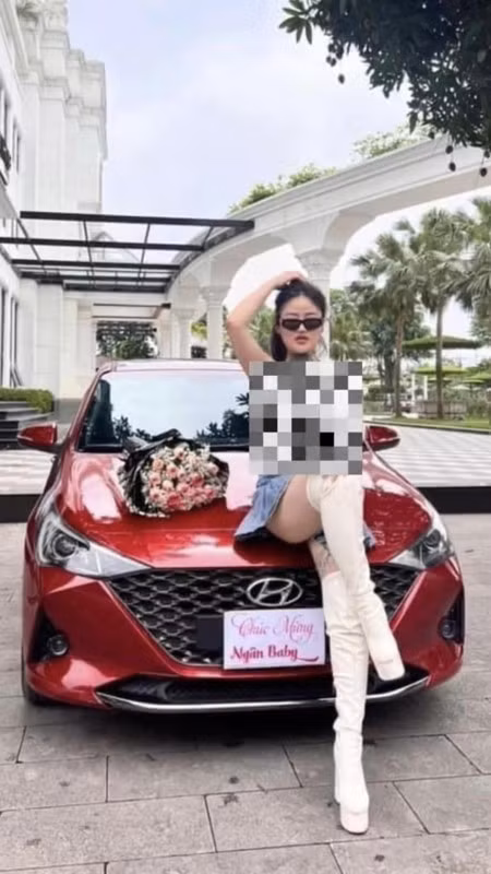 Nhiều ý kiến cho rằng, Ngân Baby trước giờ vẫn là cô nàng lắm chiêu trò, do đó, những chia sẻ trên không chừng lại là chiêu trò để cô tiếp tục gây chú ý.