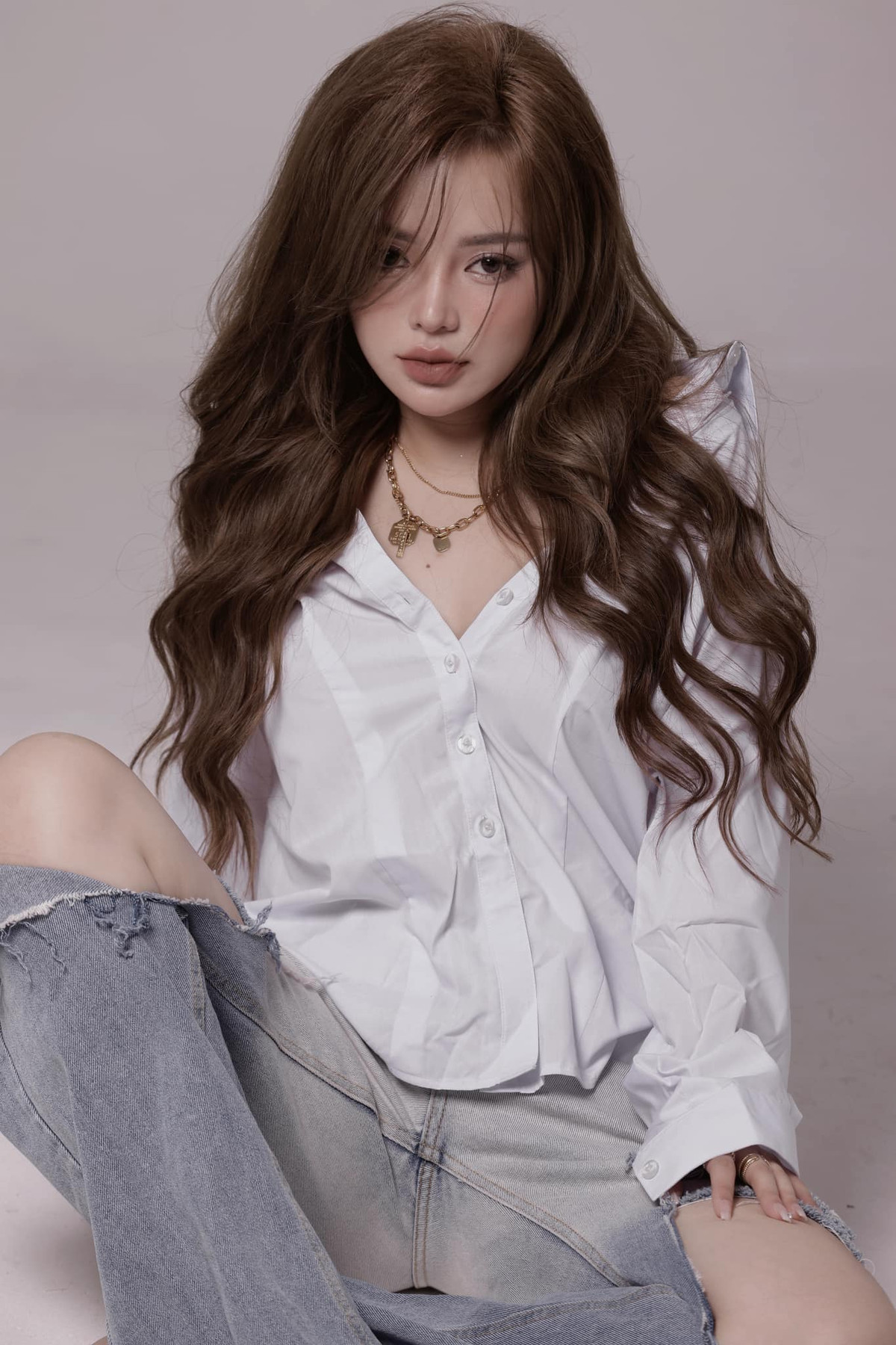 Người đẹp được biết đến nhiều nhất từ video cover “Xin một lần say” với những điệu nhảy vô cùng cuốn hút.