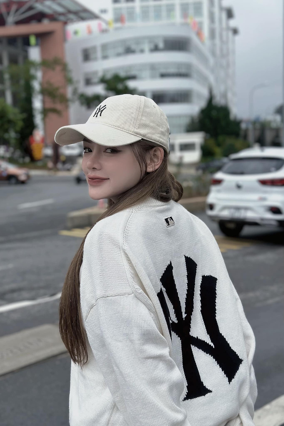 Với công việc là dancer, cô theo đuổi phong cách quyến rũ đầy mới mẻ thu hút vô số người.