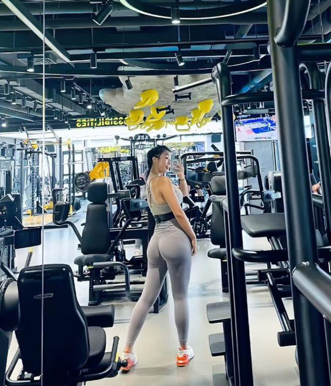 Nữ MC hiện đang sở hữu kênh Instagram với hàng chục ngàn người theo dõi.