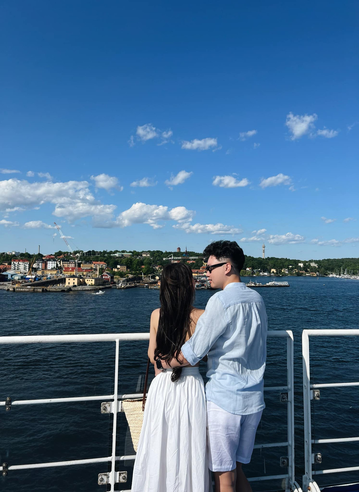 Đặc biệt, điều khiến Thảo Trang “mê mẩn” bạn trai đó là sự tinh tế, luôn quan tâm và chăm sóc cho cô nàng từ những cử chỉ nhỏ nhất.