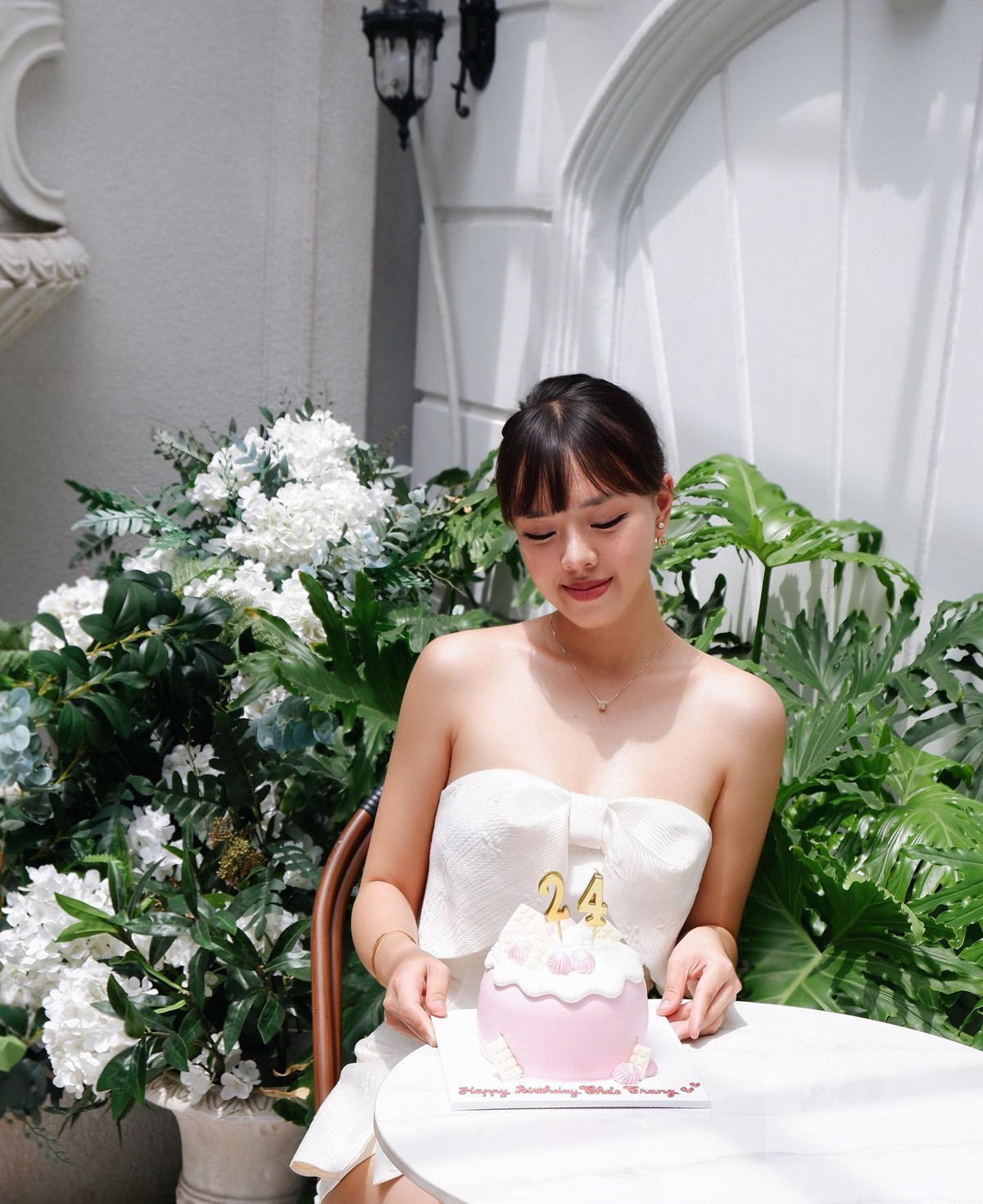 Nhờ nét đẹp được ví như búp bê, Thảo Trang từng được các trang báo mạng của Trung Quốc, Thái Lan ca tụng khi đảm nhận vị trí MC tại SEA Games 31. Ảnh: FBNV