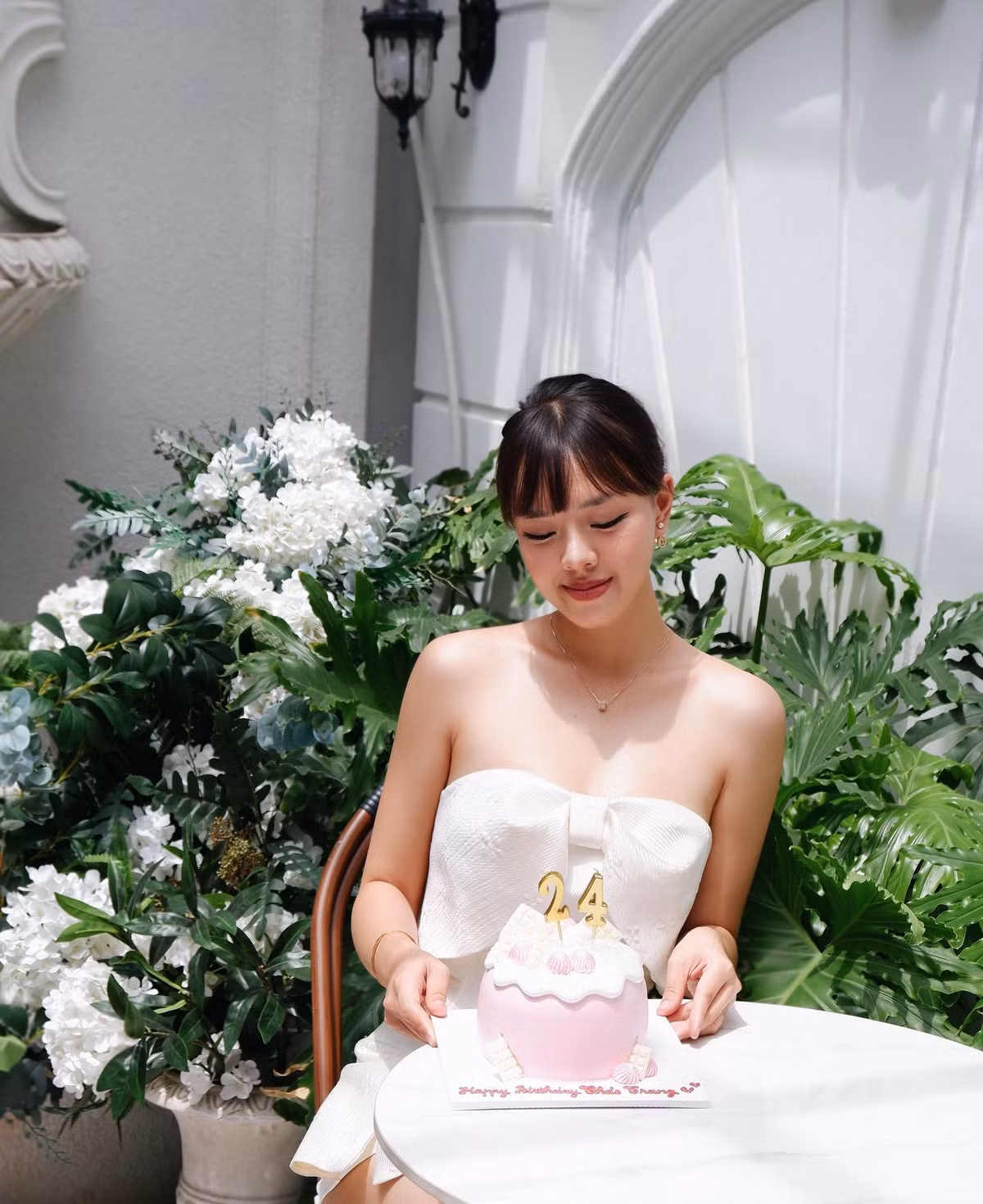 Nhờ nét đẹp được ví như búp bê, Thảo Trang từng được các trang báo mạng của Trung Quốc, Thái Lan ca tụng khi đảm nhận vị trí MC tại SEA Games 31. Ảnh: FBNV