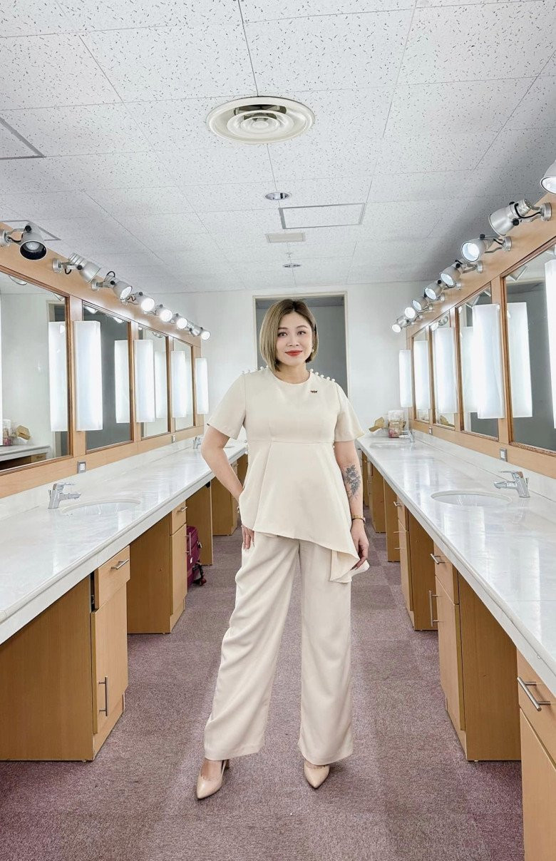 MC Hoàng Linh được yêu thích bởi phong cách trẻ trung, năng động cùng sự bản lĩnh, chuyên nghiệp trong công việc.