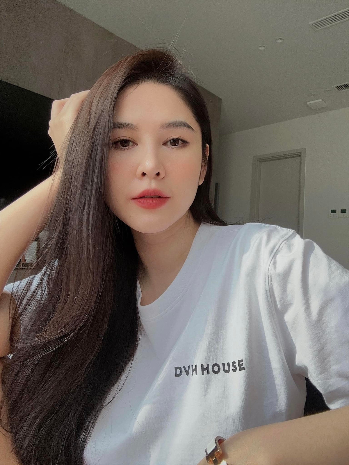 Vũ Thu Hoài cũng khiến nhiều người ngưỡng mộ bởi có một người chồng cực kỳ tâm lý. Ảnh: FBNV