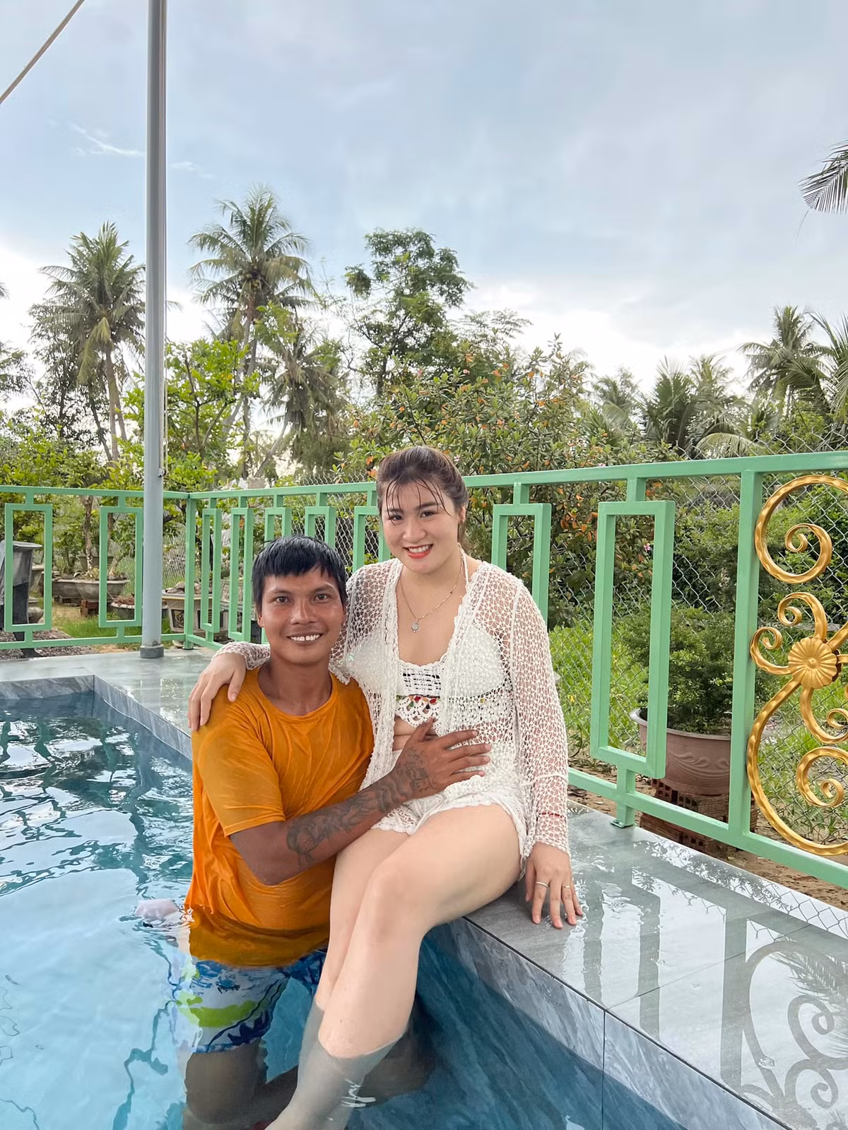 Qua hình ảnh Lộc Fuho chia sẻ có thể thấy, công ty kết hợp nhà ở được xây dựng trên mảnh đất có diện tích lớn. Ngôi nhà được thiết kế một trệt, 1 lầu với sự hiện đại, khang trang.