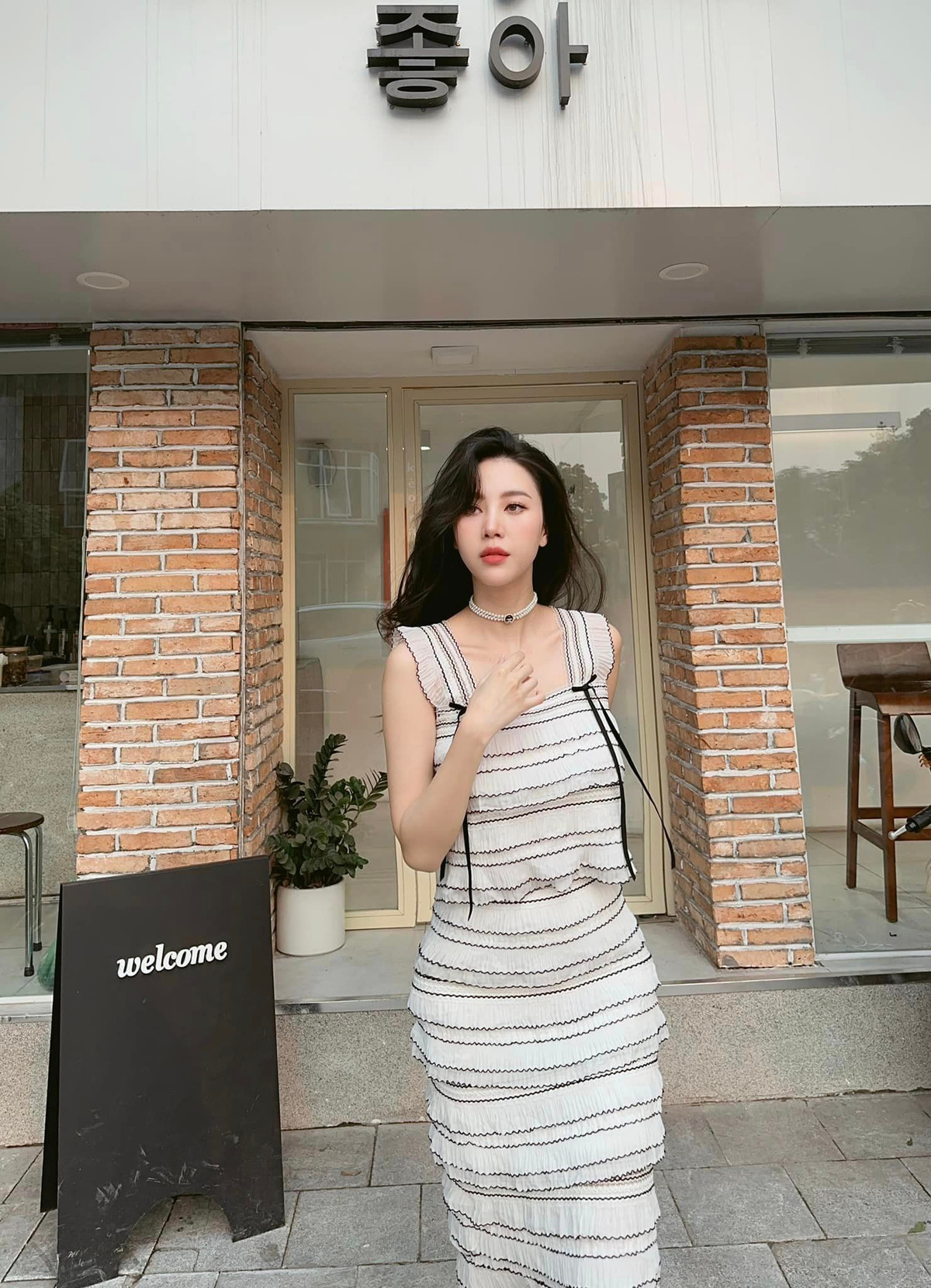 Dù mới sinh con thứ 2 không bao lâu nhưng nhìn sắc vóc của hot girl Hà thành thời điểm hiện tại, ai cũng bày tỏ ngưỡng mộ. Ảnh: FBNV