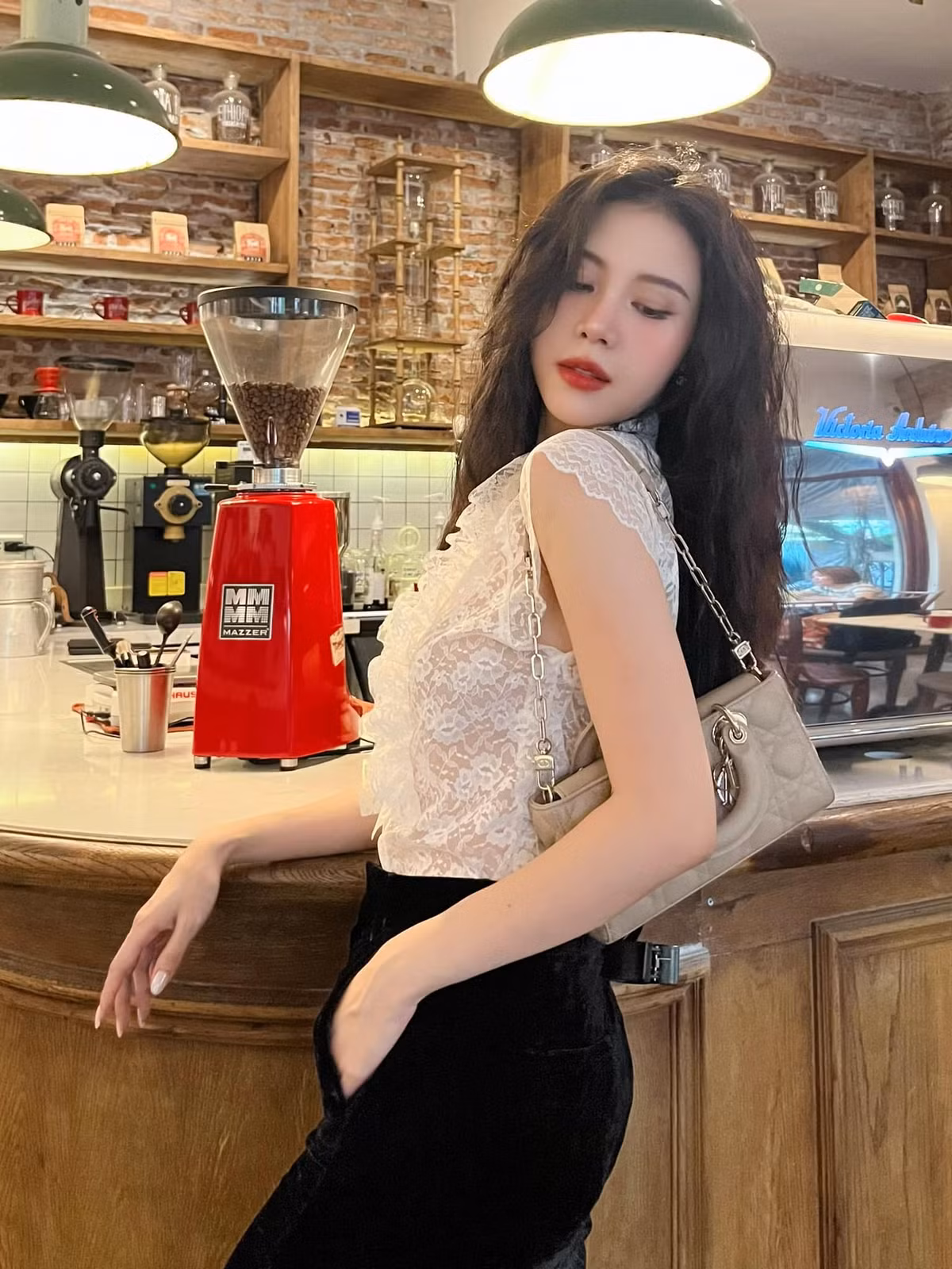 Tháng 7/2021, Ngọc Châm sinh con trai đầu lòng, được đặt tên thân mật ở nhà là Leo. Đến tháng 10/2022, cô tiếp tục sinh thêm bé Liam cho chồng đại gia.