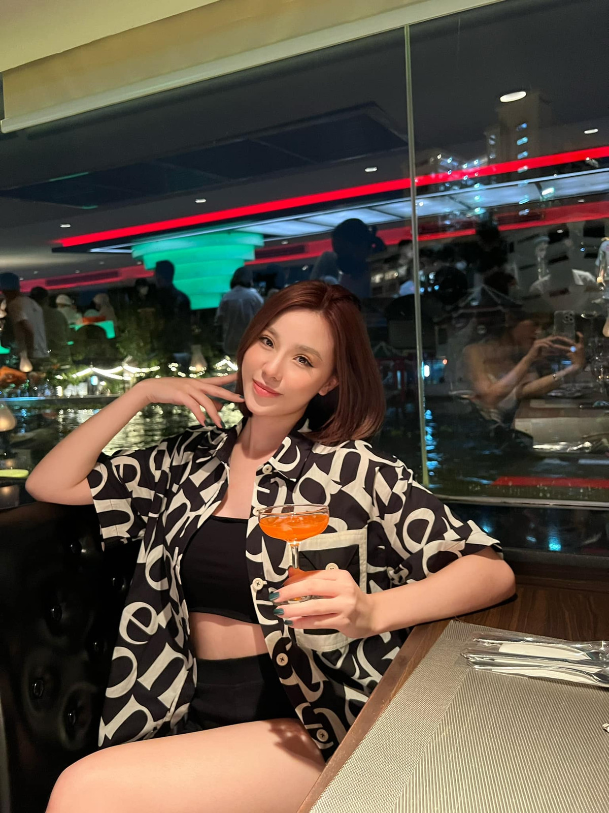 "Nữ thần làng game" thường chia sẻ những hình ảnh diện trang phục trẻ trung.